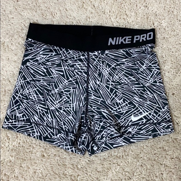 Nike Pants - Nike athletic work out shorts